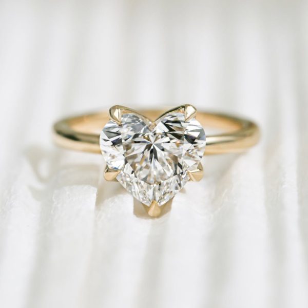 Happy New Year! 🎉💖May this year be filled with love, sparkle, and moments that make your heart