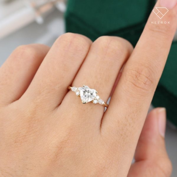 Heart Diamond Cluster Ring 💖 #heartdiamondring #diamondring #engagementrings