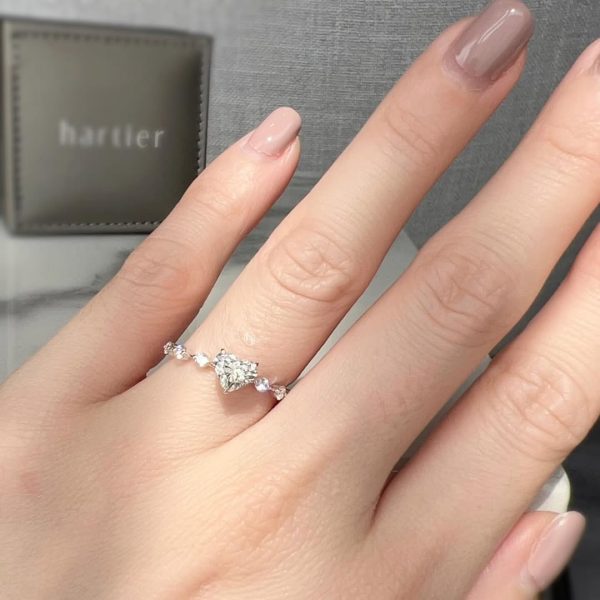 Heart Distance Diamond Solitaire Ring ••🤍••แหวนเพชรชูทรงตัวเรือนที่วางเพชรห่างนิดๆกำลังดี ใส่น่ (3)