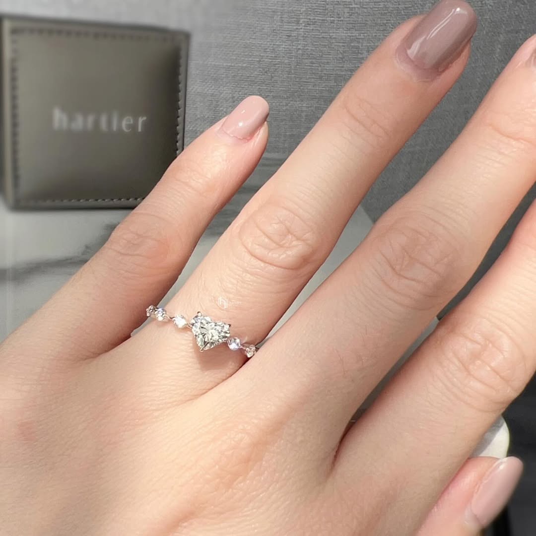 Heart Distance Diamond Solitaire Ring ••🤍••แหวนเพชรชูทรงตัวเรือนที่วางเพชรห่างนิดๆกำลังดี ใส่น่ (3)