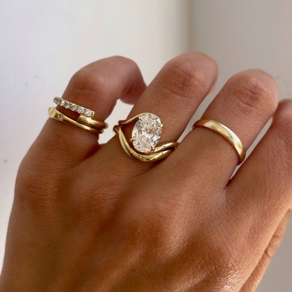 OVAL Ring Stacks...✨Bella + Bianca Hammer Set BandBronte + Chiara Accent Band Kala + Ocea Wave B (1)