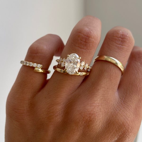 OVAL Ring Stacks...✨Bella + Bianca Hammer Set BandBronte + Chiara Accent Band Kala + Ocea Wave B