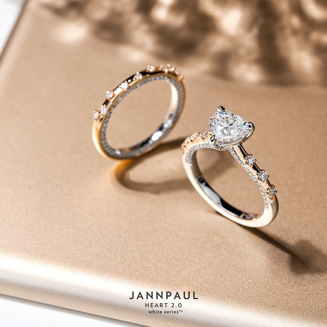 The Heart 2.0 White Series combines the elements of bold white brilliance and extreme fire. Full (2)