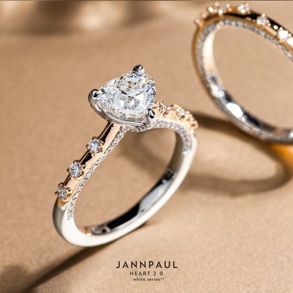 The Heart 2.0 White Series combines the elements of bold white brilliance and extreme fire. Full